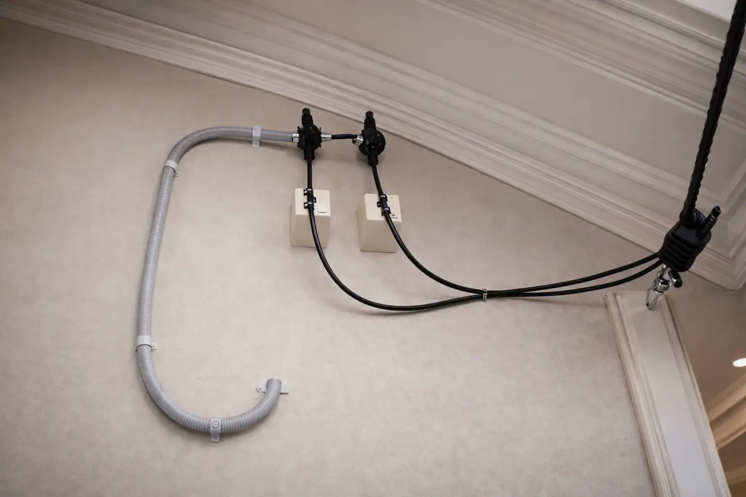 Ввод питающего кабеля